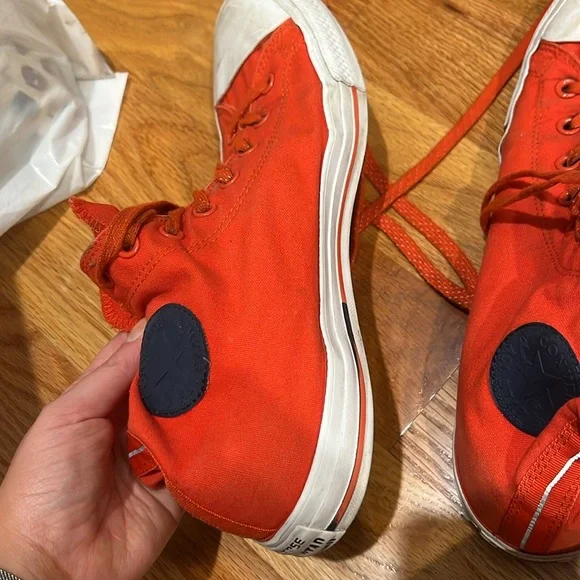 Converse Tomato Red Canvas High Top men’s 11 women’s 13 - Picture 3 of 5